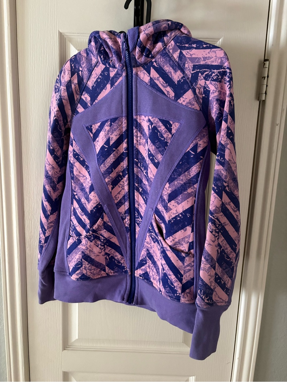 Ivivva Purple and Pink Patterned Zip Hoodie Size Girls 14